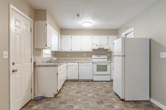 Building Photo - 313 Berkley Ct