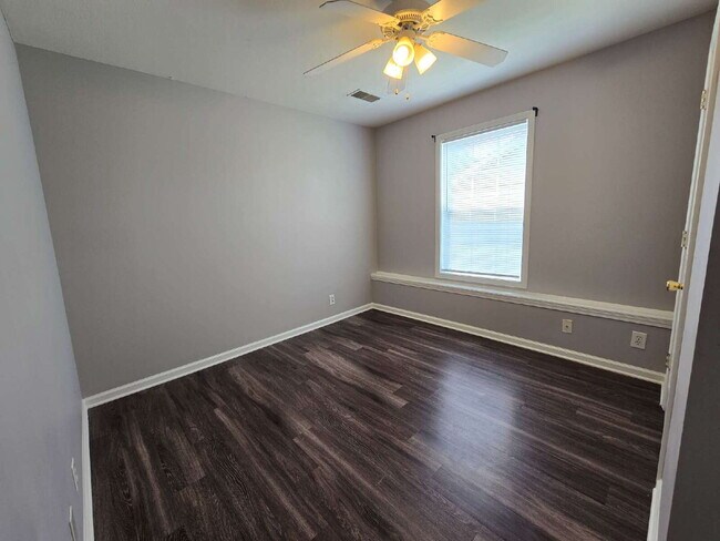 Building Photo - 257 Executive Ave