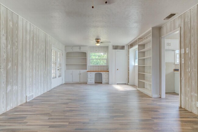 Building Photo - 3411 41st St