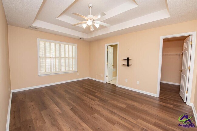 Building Photo - 122 Emberly Ln