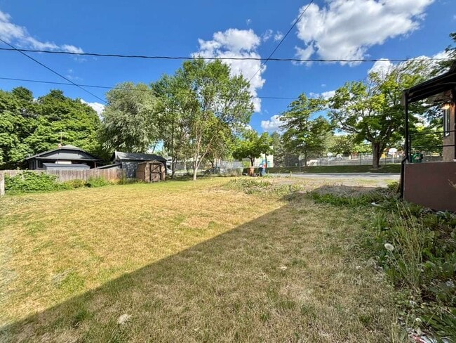 Building Photo - 829 S Ivory St