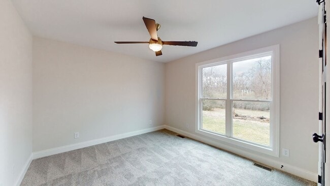 Building Photo - 232 Twin Cove Dr