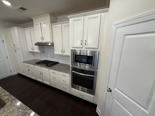 Building Photo - Ballantyne Home in great Location With Sun...