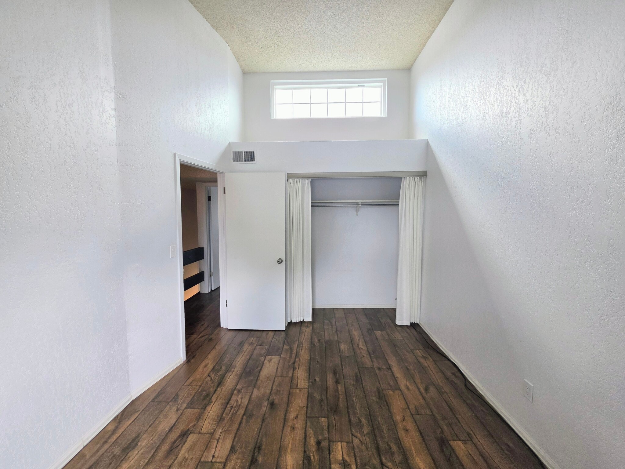 Building Photo - 3110 Van Teylingen Dr