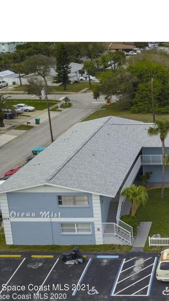 Building Photo - 302 Lincoln Ave