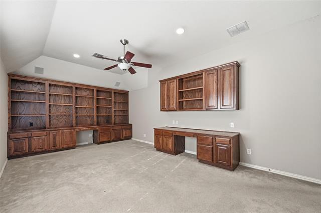 Building Photo - 2085 Club Lake Cir