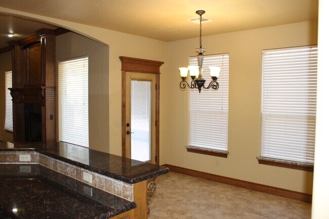 Building Photo - 3005 SW 137th St