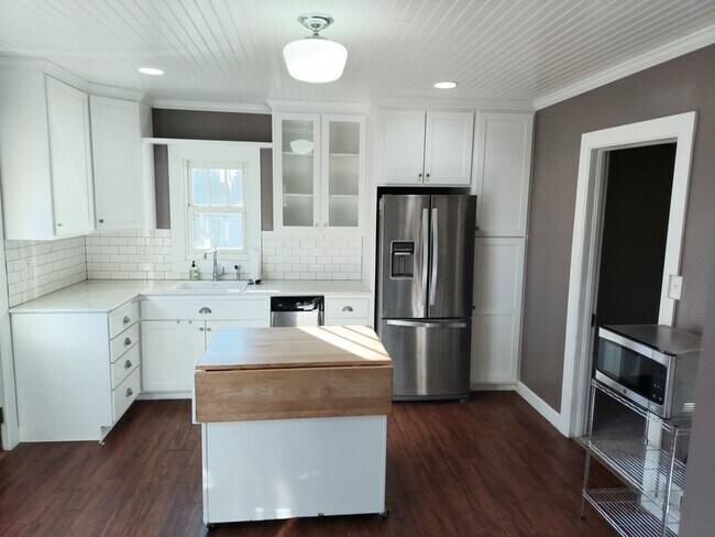 Building Photo - 401 Cleveland Ave