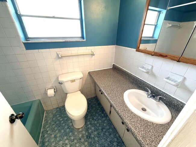 Building Photo - 4649 Bougainvilla Dr