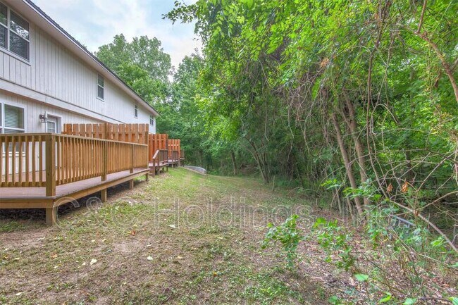 Building Photo - 644 Earthside Dr