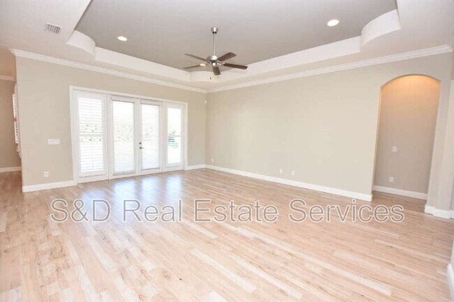 Building Photo - 6986 Highlands Creek Ave