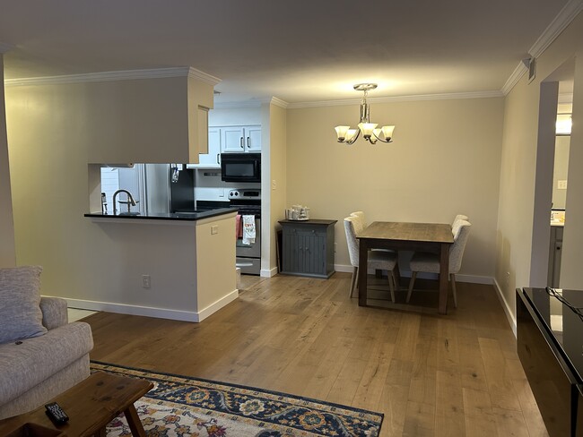 Dining Area - 1725 Ascot Way