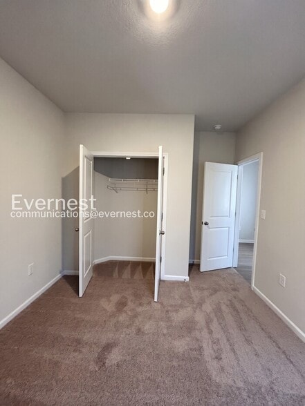 Building Photo - 221 Aniston Ln