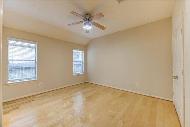 Building Photo - 21319 Pennshore Ln