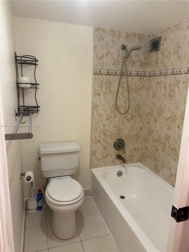 Building Photo - 17021 N Bay Rd