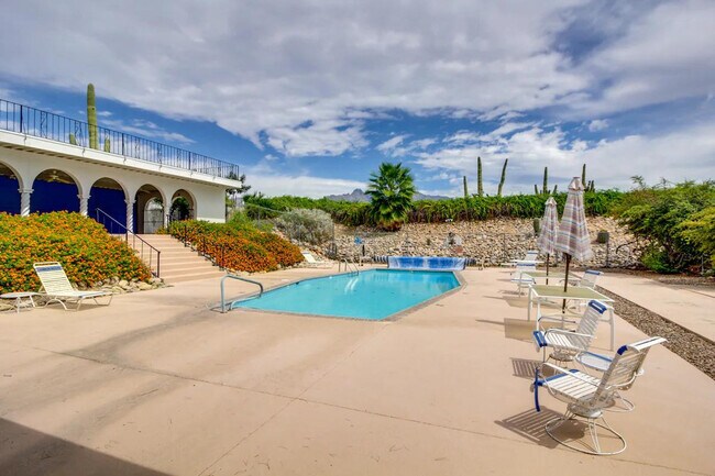 Building Photo - 5026 N Crestridge Dr