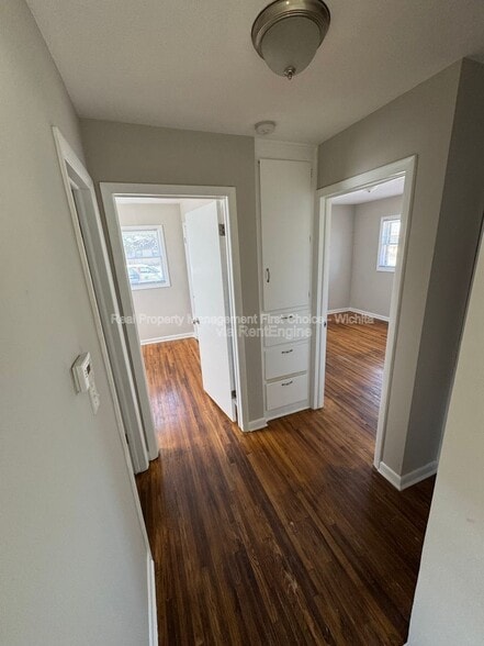 Building Photo - 1630 S Mission Rd