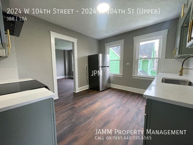 Building Photo - PRIME 3 bedroom Apartment Near Edgewater B...