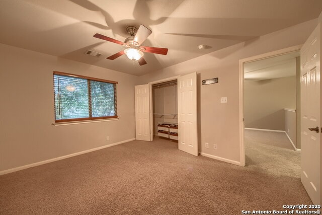 Building Photo - Situated on a desirable corner cul-de-sac lot!!