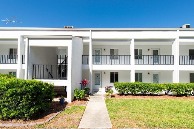 Building Photo - 2060 Marilyn St