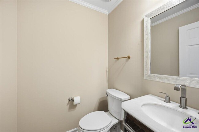 Building Photo - 5056 Wellington Dr