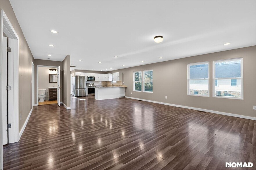 Building Photo - 2246 Green Acres Cir