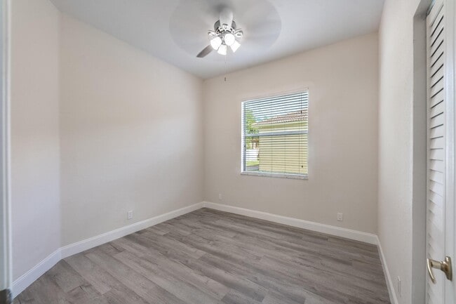 Building Photo - 5761 Spanish River Rd