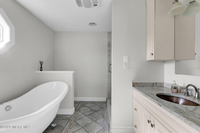 Building Photo - 3 Monmouth Pl
