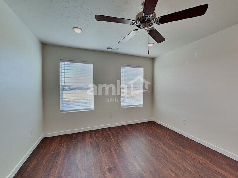 Building Photo - 9508 W Shumard St
