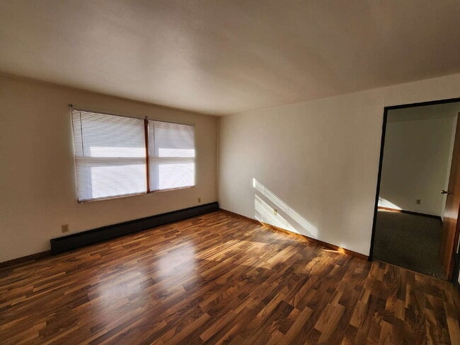 Building Photo - Lower level 1 bedroom $695/monthly
