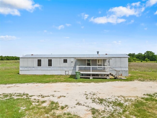 Building Photo - 675 FM 1696