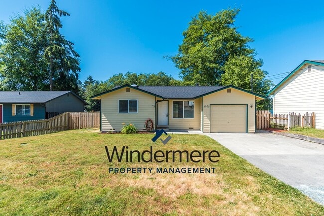 Building Photo - 2 Bed 1 Bath House W/ Garage