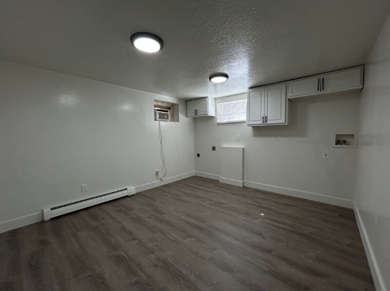 Building Photo - 1733 S Richards St