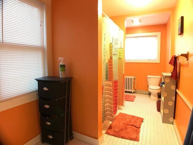 Building Photo - 33 Dennison St