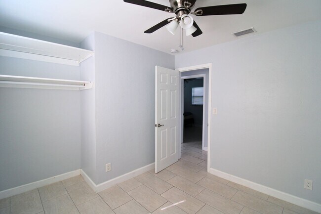 Building Photo - 3-Bed, 2-Bath Home with Spacious Fenced Yard in Pinellas Park!