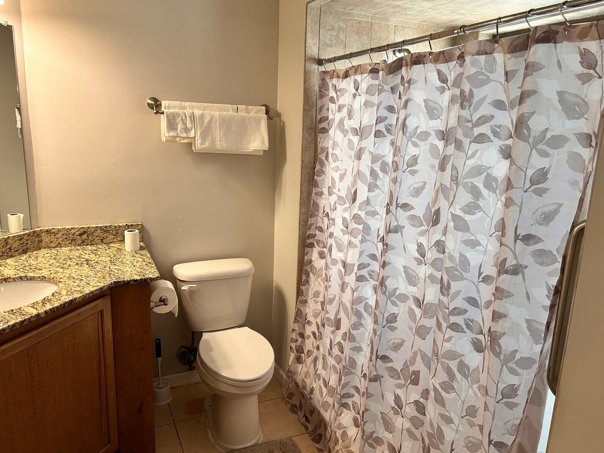 Building Photo - 4294 Tanglewilde Dr S