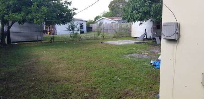 Building Photo - 3430 N 65th Ave