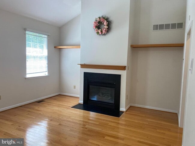 Building Photo - 623 Pepperbush Ct