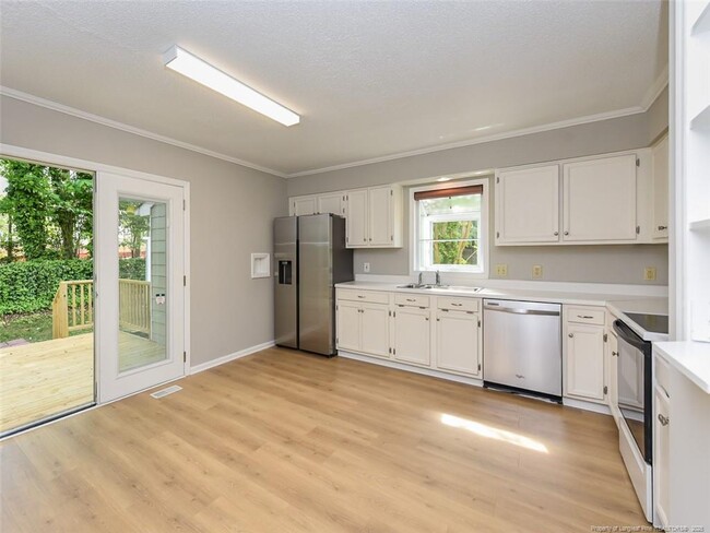 Building Photo - 4916 Royal Adelaide Way