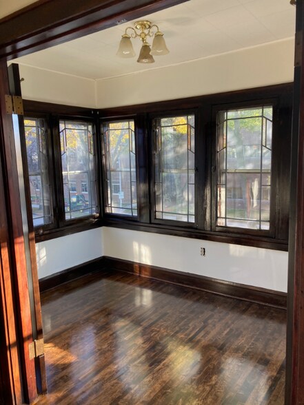 Building Photo - 1141 S 71st St