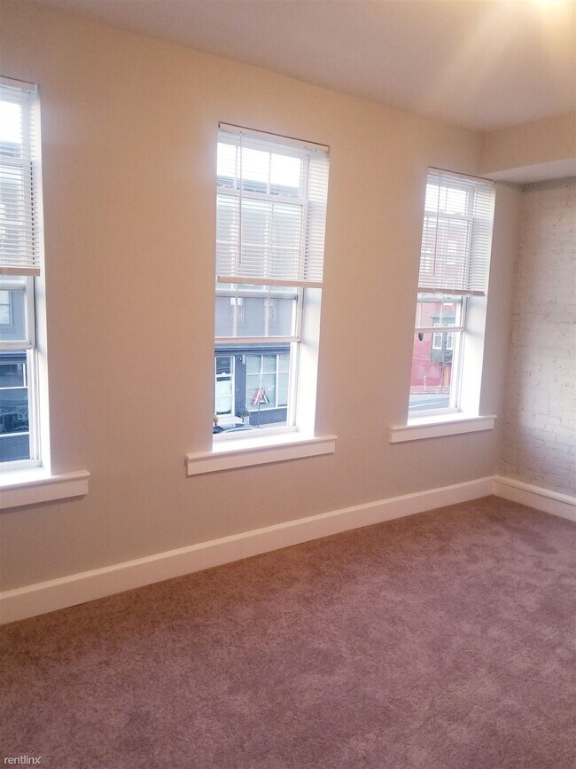 Building Photo - 3 br, 1.5 bath Duplex - 1729 Maryland Aven...