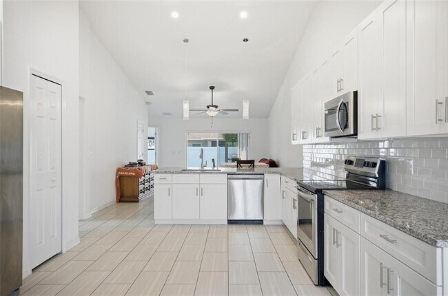 Building Photo - 4 Lynton Pl