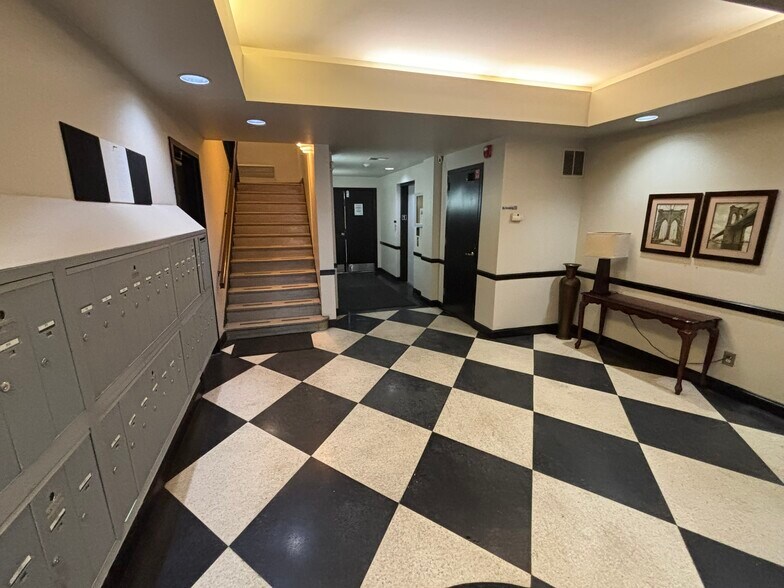Building Photo - 5316 Pershing Ave
