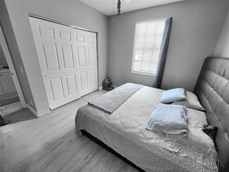 Building Photo - 956 NW 126th Ter