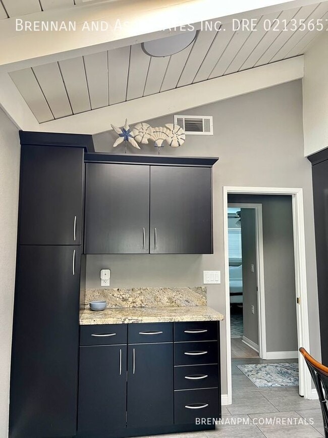 Building Photo - 5775 Sprinter Ln
