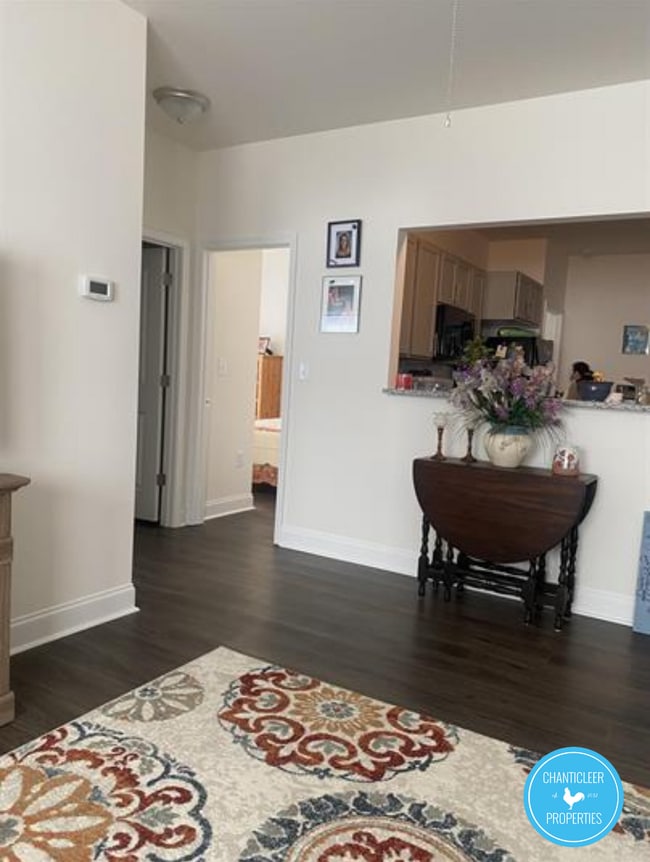 Building Photo - 113 W Langdon Ave