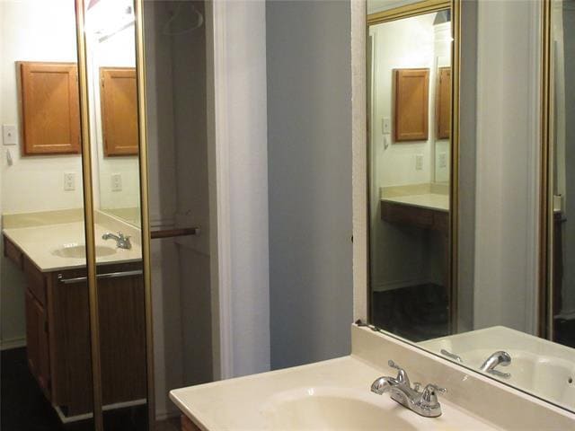 Building Photo - 2332 Aquaduct Dr