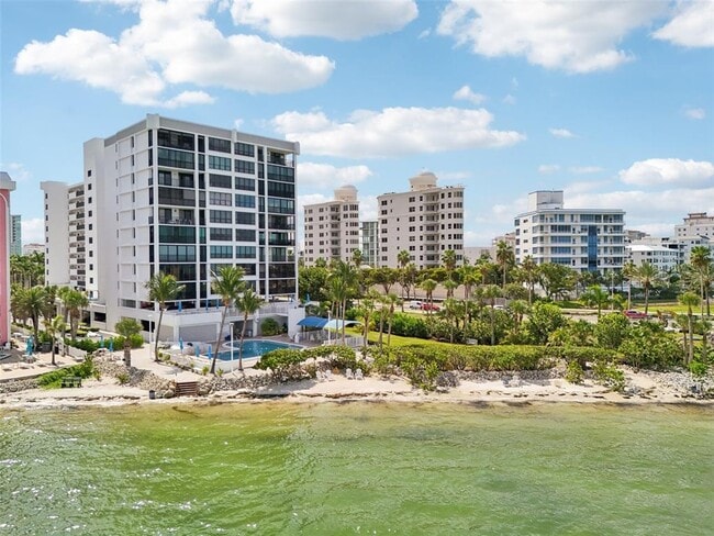 Building Photo - 11 Sunset Dr