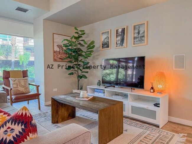 Building Photo - 7137 E Rancho Vista Dr