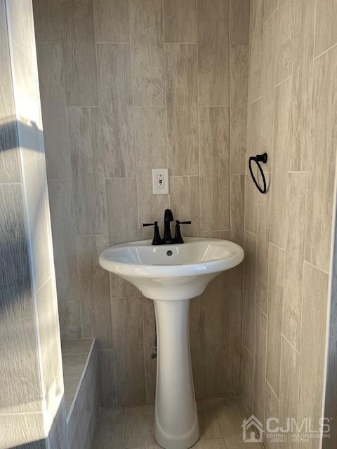 Building Photo - 113 Market St